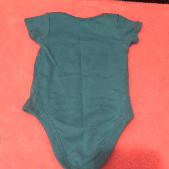 ❤️EUC❤️ Bundle of 2 I love Mommy/Daddy Onesie’s🎄 - Picture 3 of 5